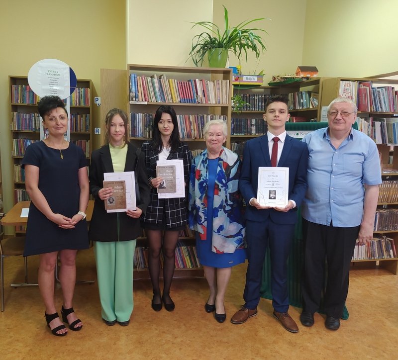 uczestnicy konkursu recytatorskiego